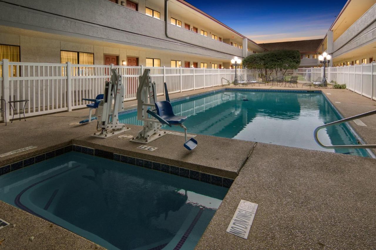 Hotel & At Dfw Airport Irving