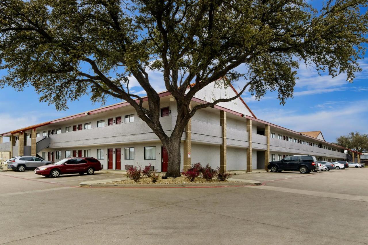 & At Dfw Airport Hotel Irving