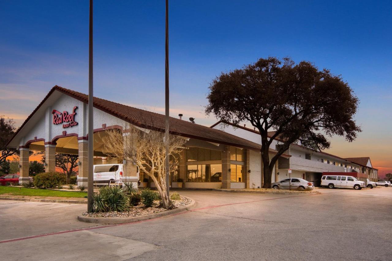 & At Dfw Airport Hotel 2*