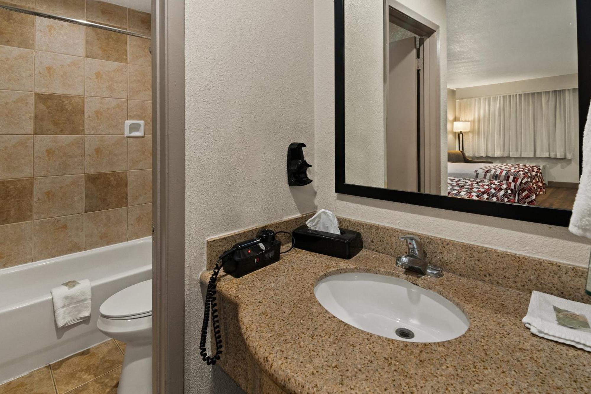 & At Dfw Airport Hotel Irving