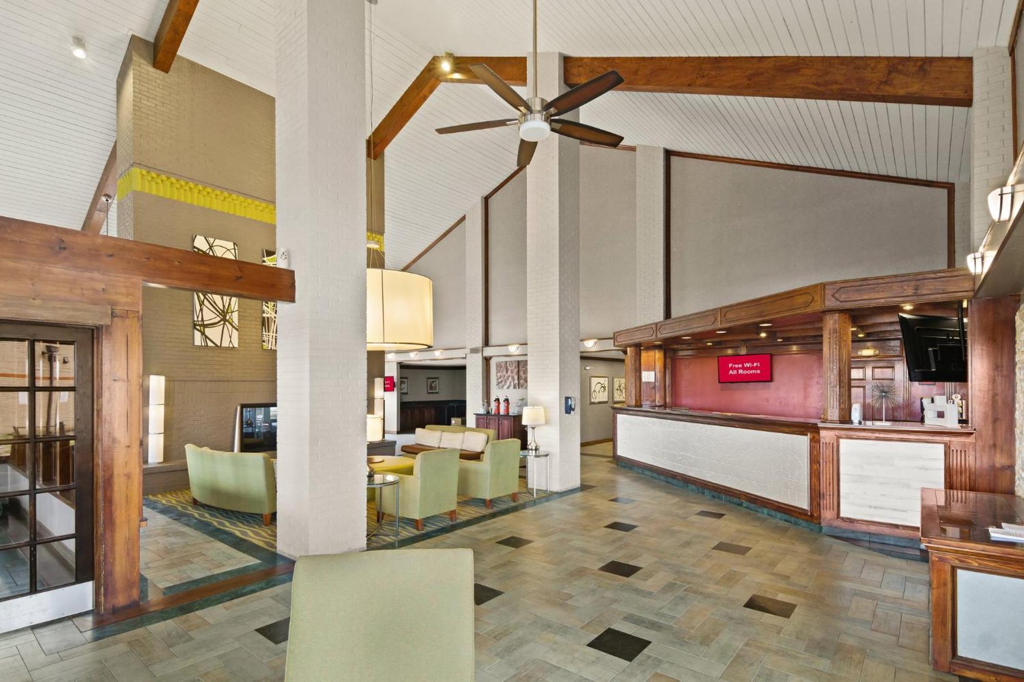 & At Dfw Airport Hotel Irving