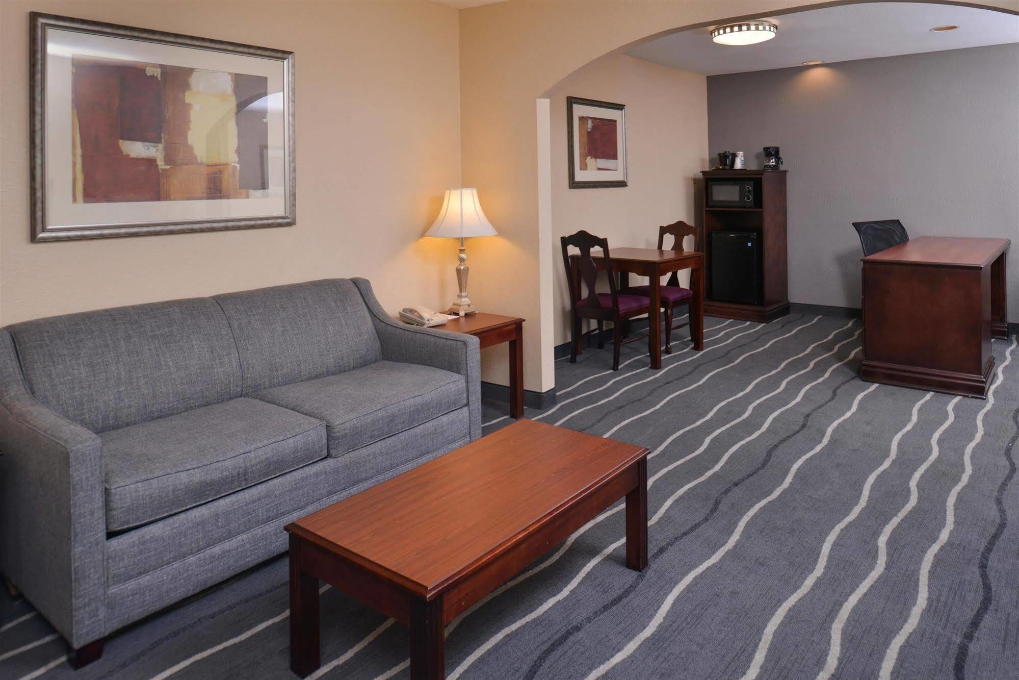 & At Dfw Airport Hotel